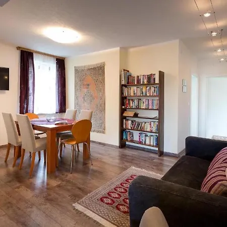 Mueller Rotfuchs アパート